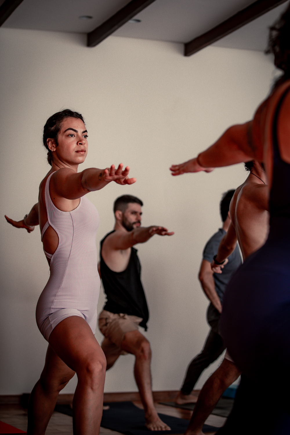 Prática de yoga em vivência